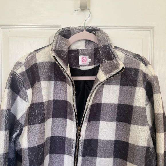 Women’s Black and White Shacket Size large - Picture 3 of 4